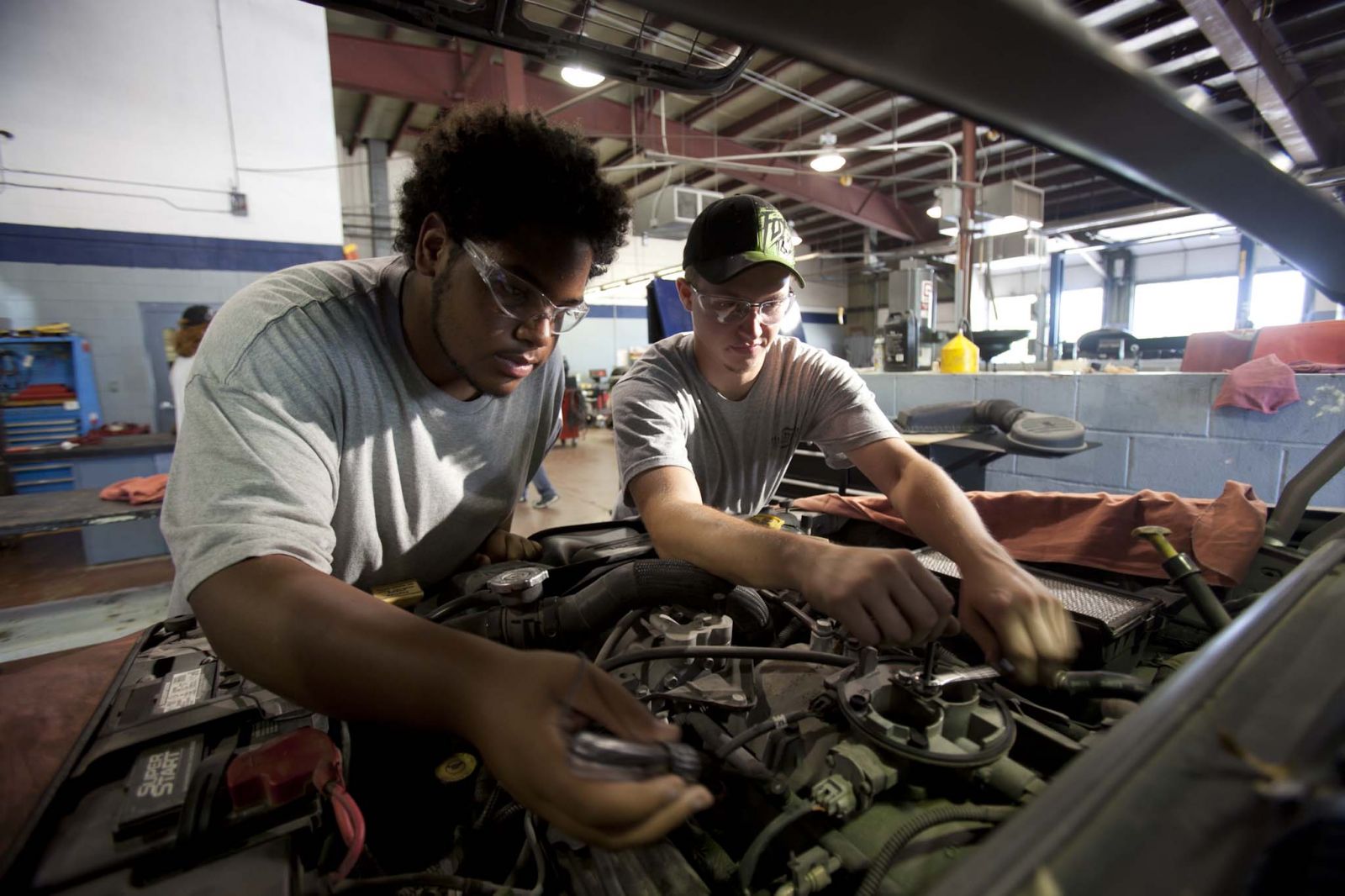 Auto tech store